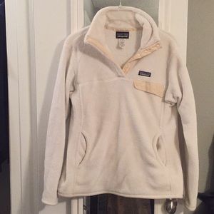 White/cream Patagonia pullover